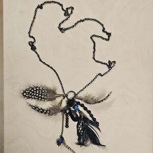 Elegant Feather Pendant Necklace